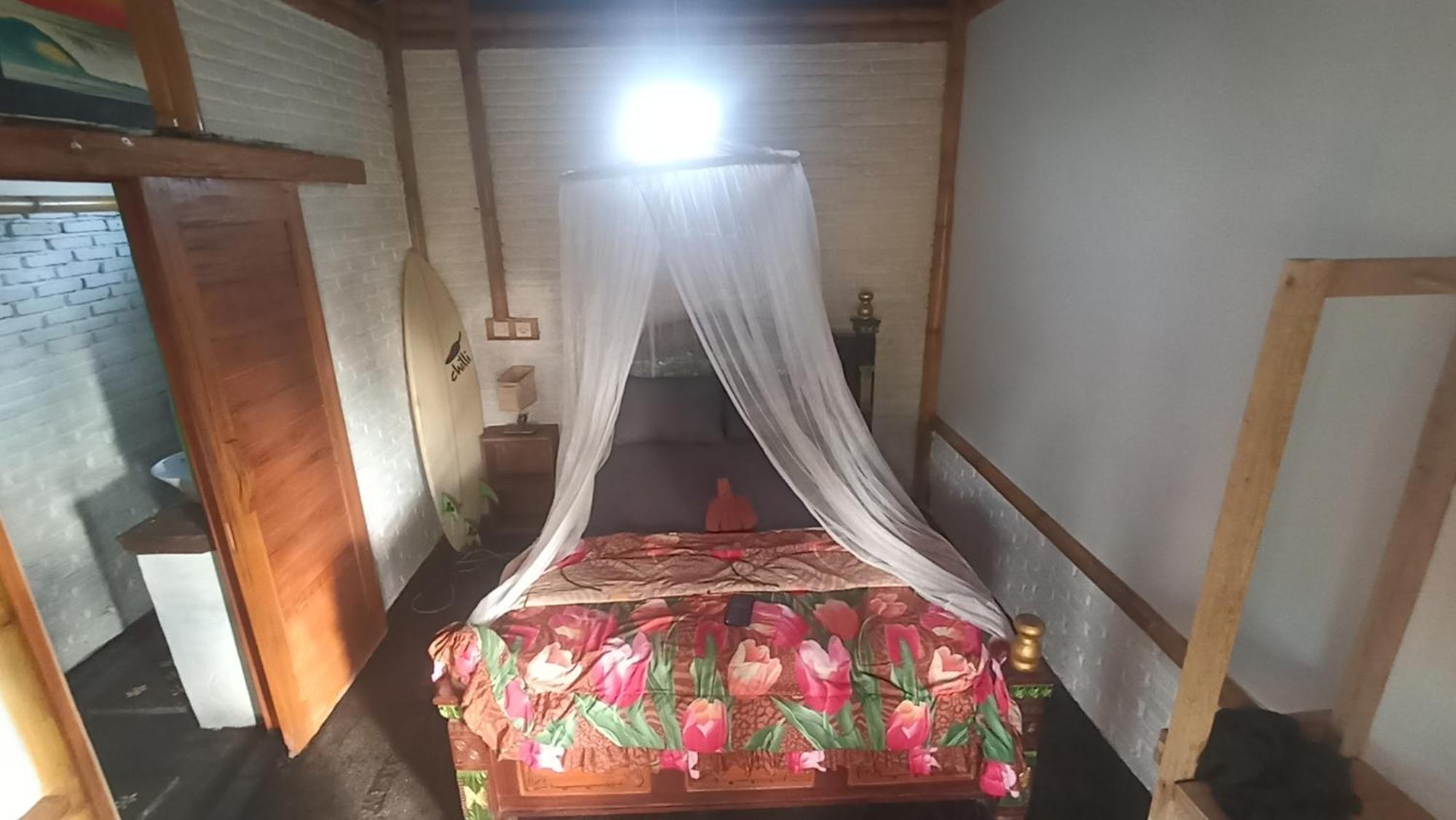 Ayolah Surf House &Surf Camp Apartment Jembrana Стая снимка